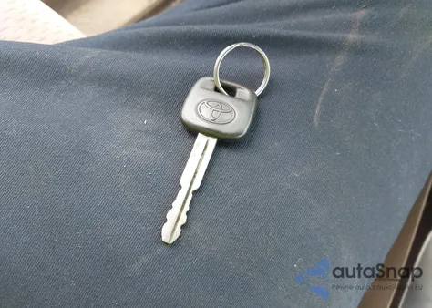 2004 Toyota Camry Le z USA, uszkodzony, nr VIN 4T1BE32K04U264646